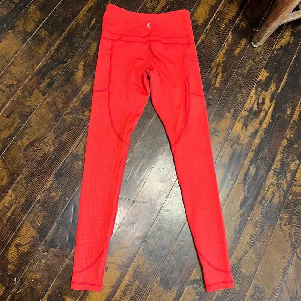 Zyia light n tight red cropped athletic/workout leggings